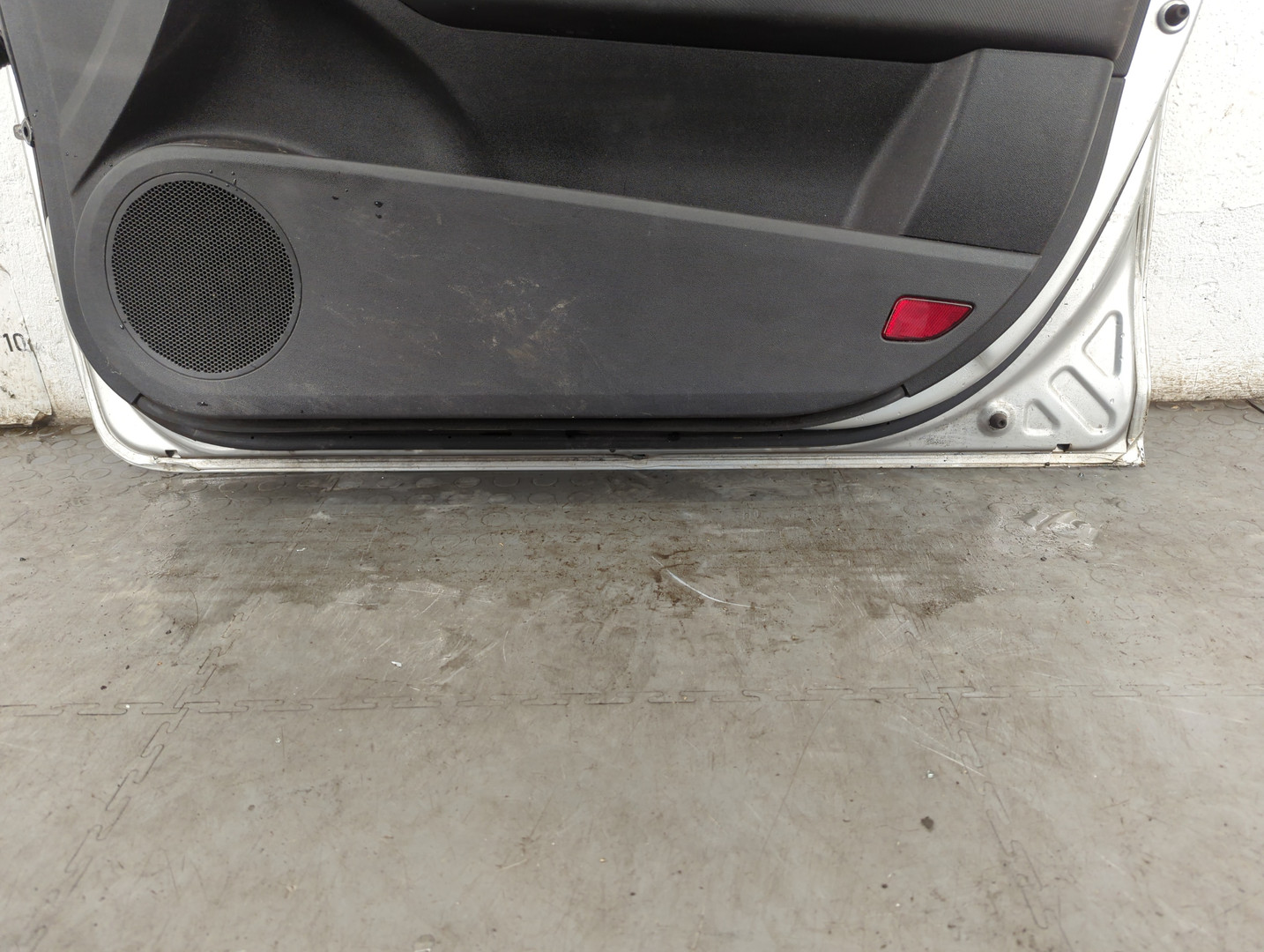 Дверь передняя правая