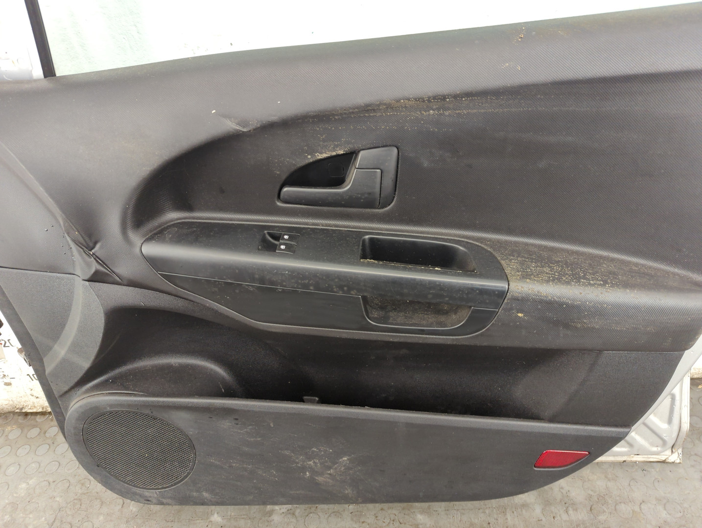 Дверь передняя правая