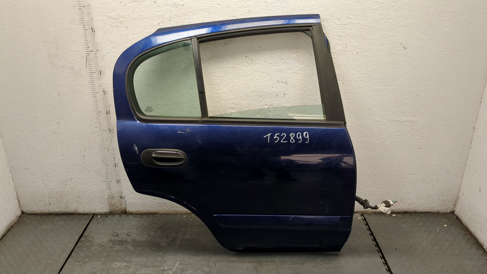 Дверь задняя правая