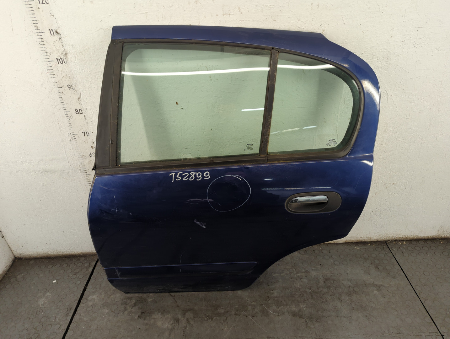 Дверь задняя левая