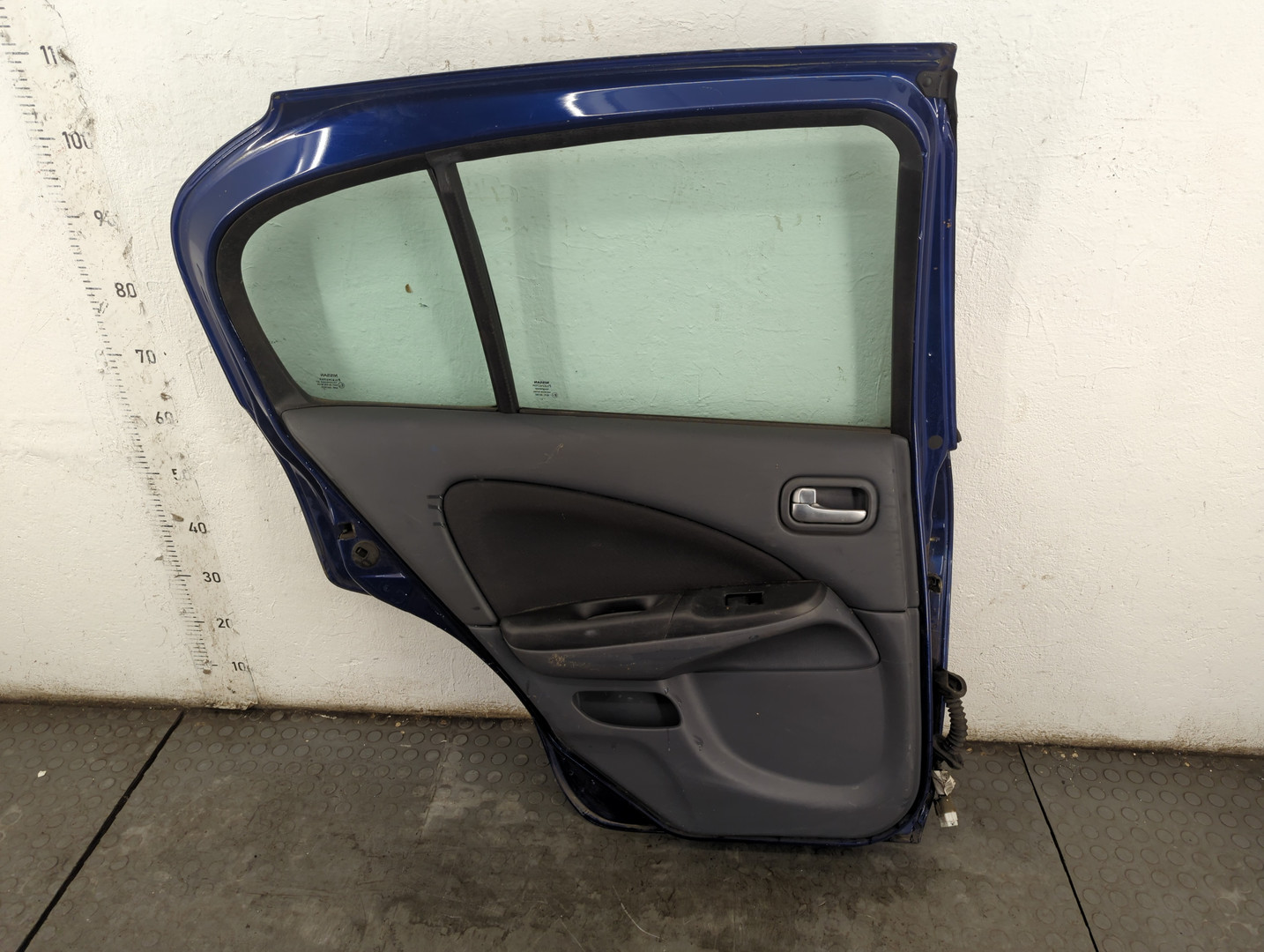 Дверь задняя левая