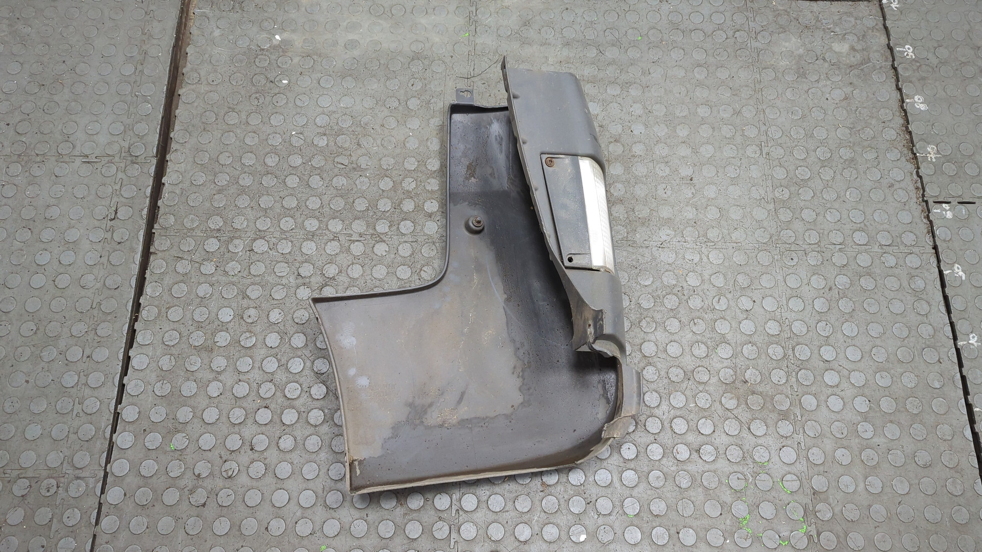 Накладка заднего бампера правая