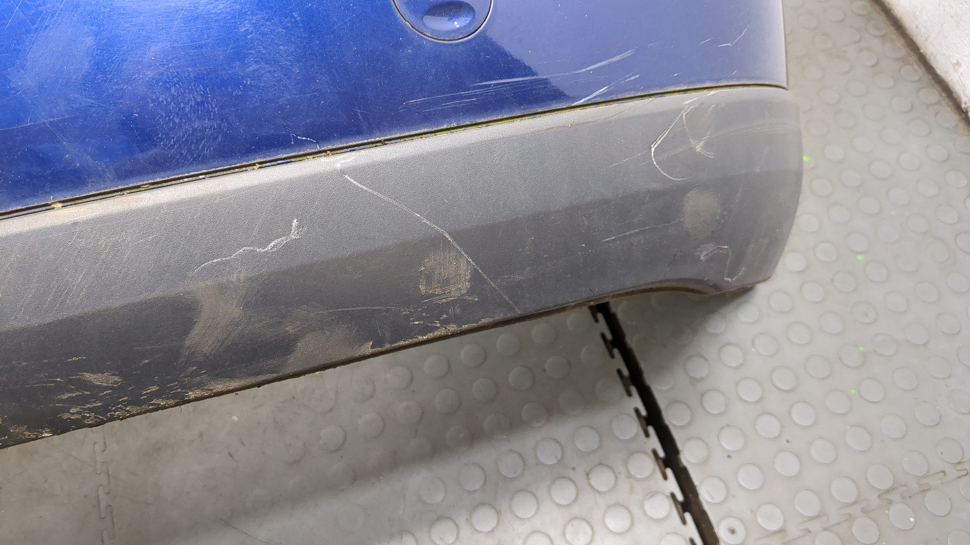 Бампер задний