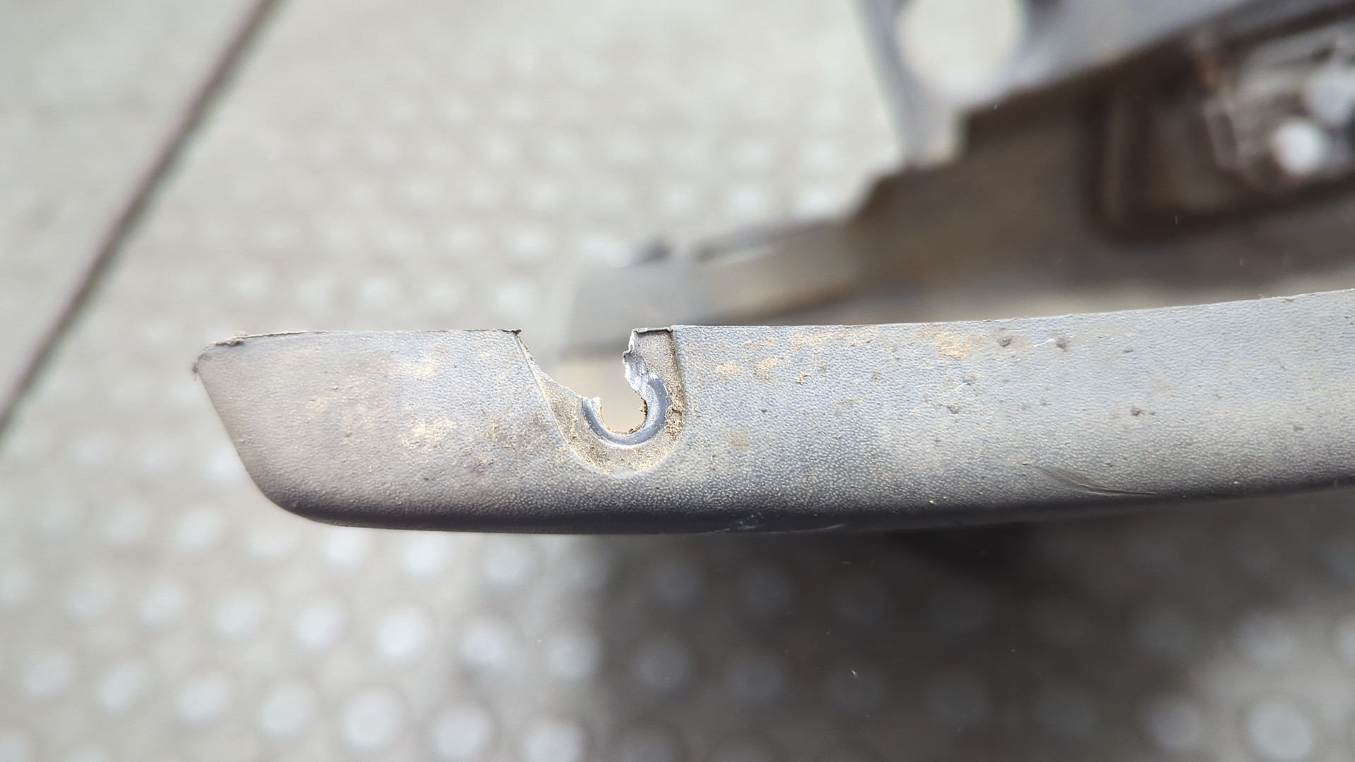 Накладка заднего бампера левая