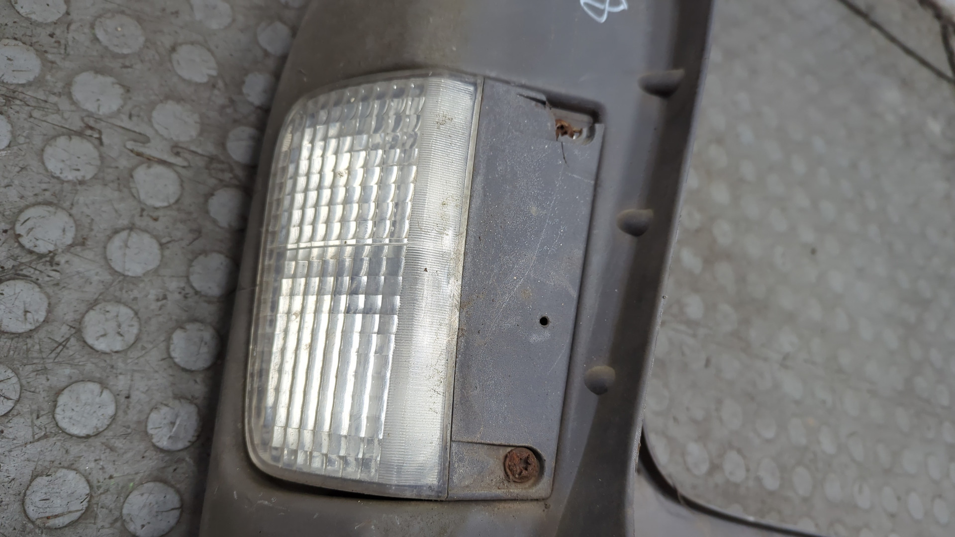 Накладка заднего бампера левая