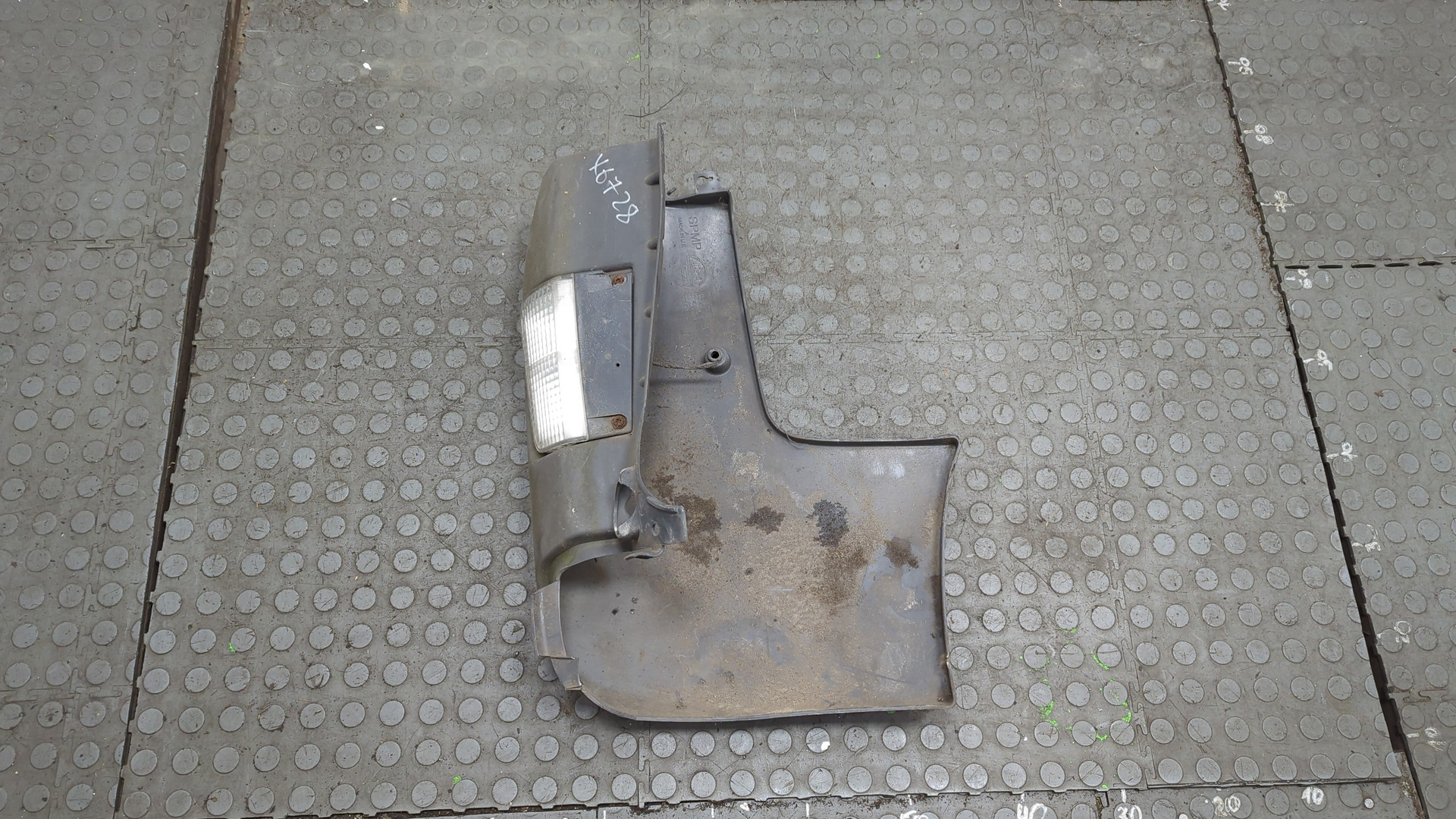 Накладка заднего бампера левая