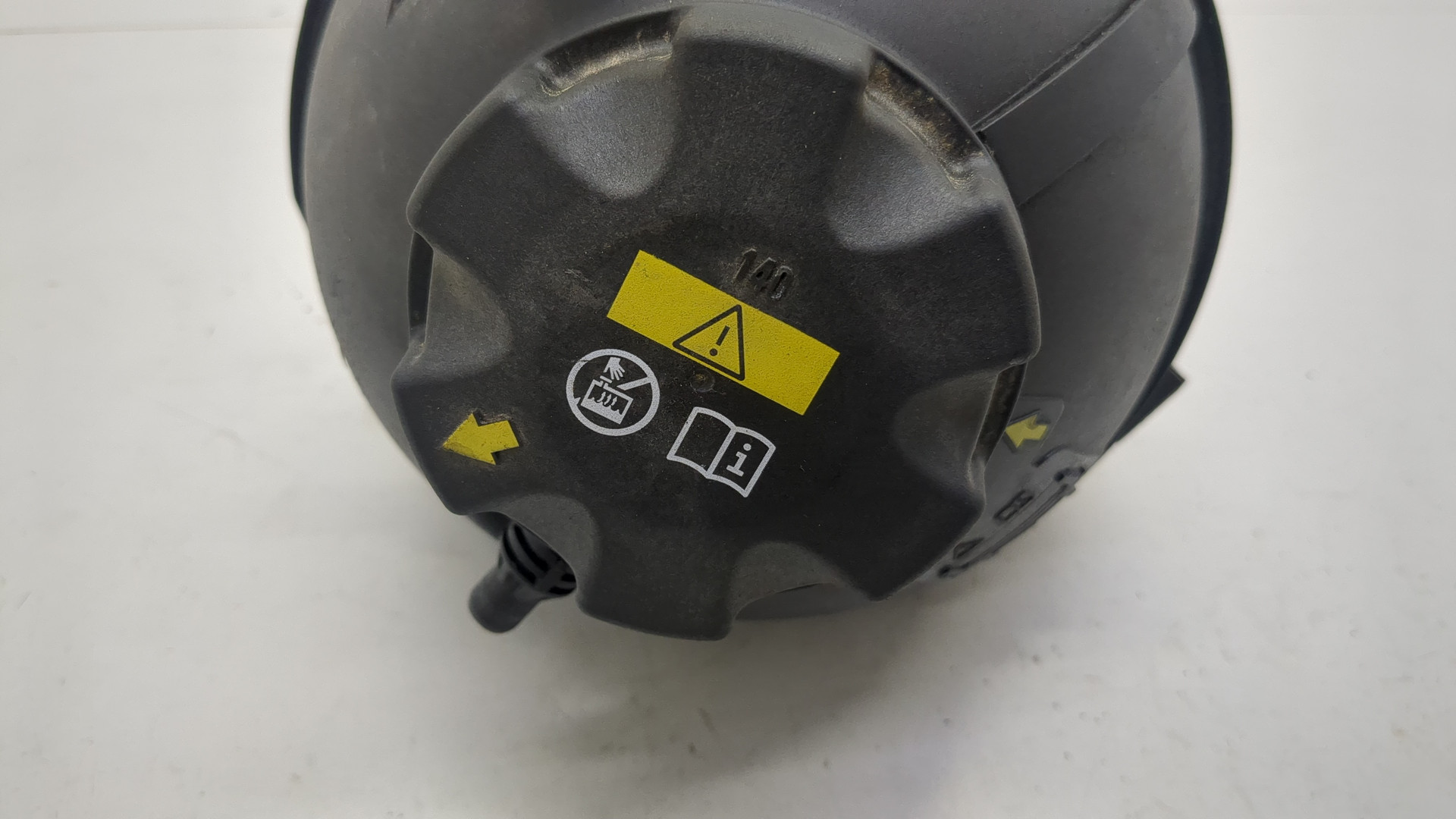 Бачок расширительный