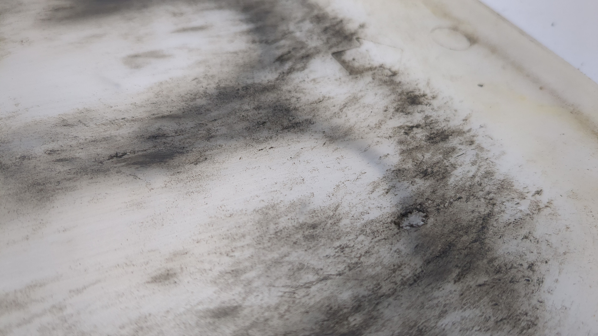 Площадка под аккумулятор (АКБ)