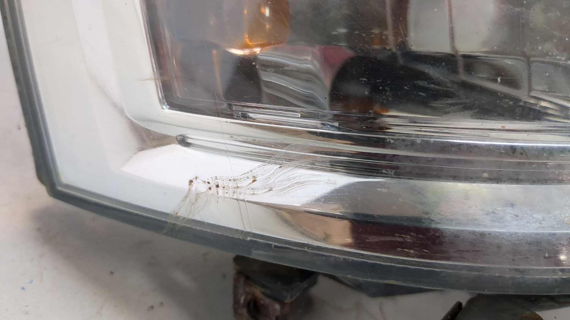 Фара правая