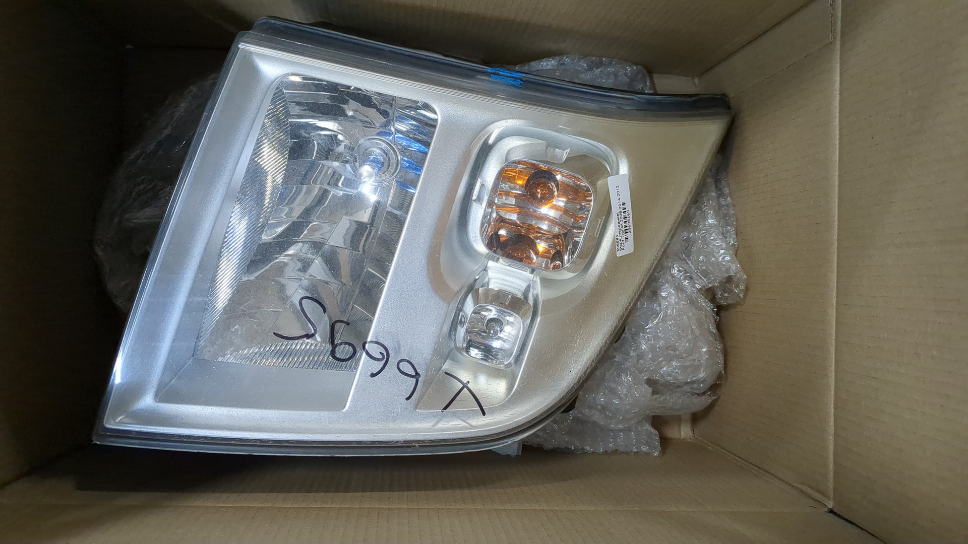 Фара правая