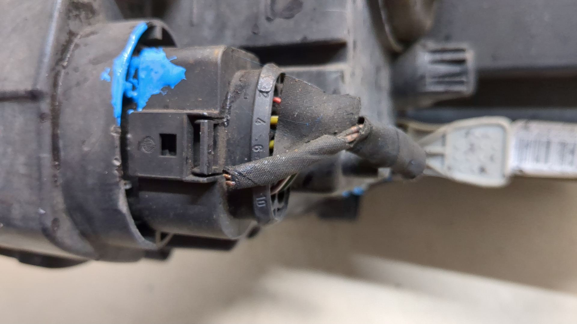 Фара правая