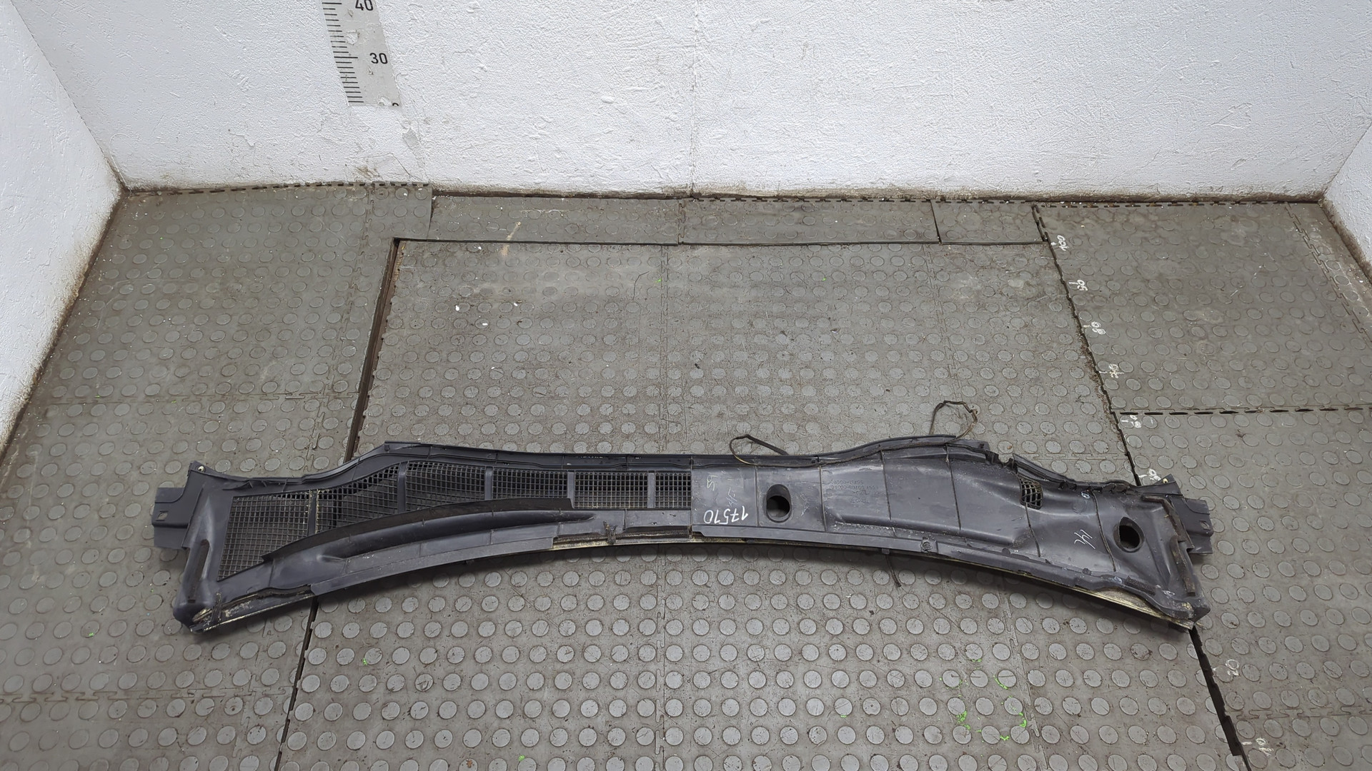 Решетка стеклоочистителей (Жабо)