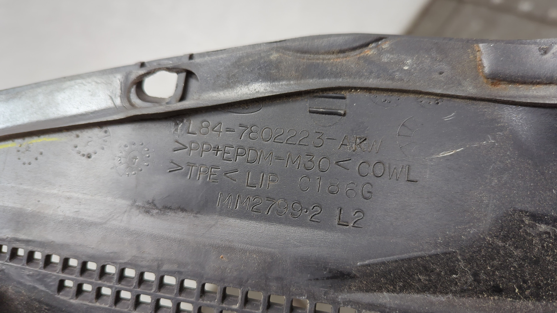 Решетка стеклоочистителей (Жабо)