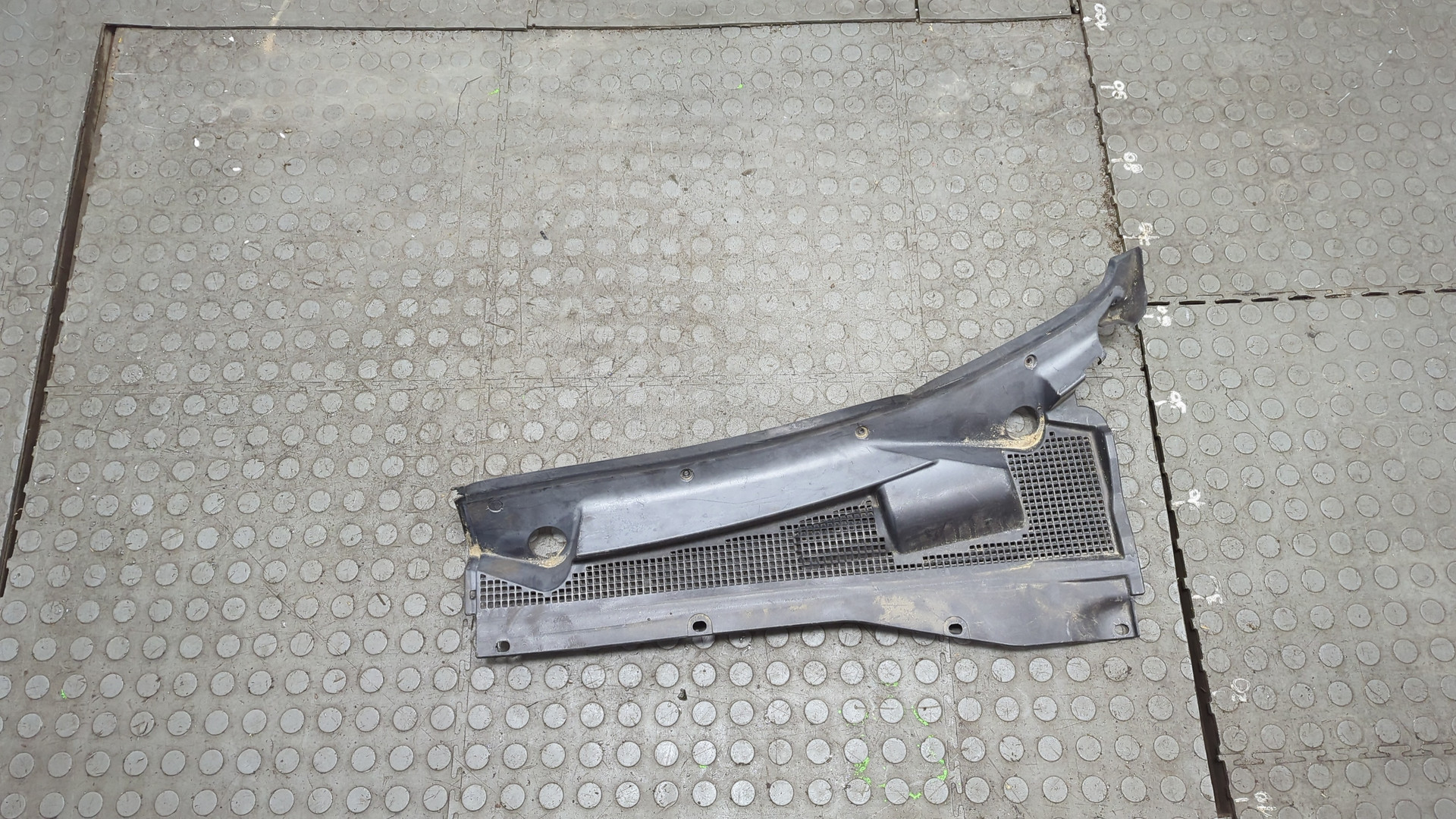 Решетка стеклоочистителей (Жабо)