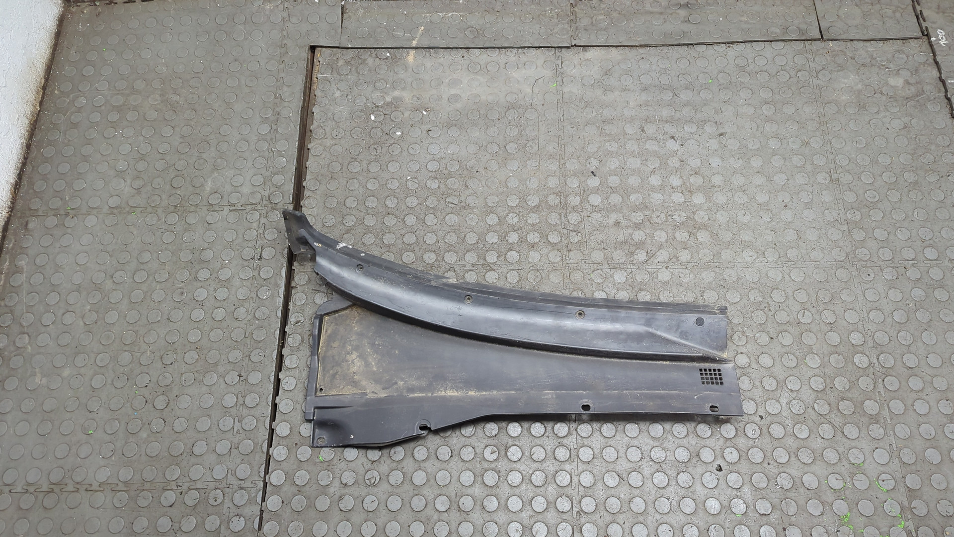 Решетка стеклоочистителей (Жабо)