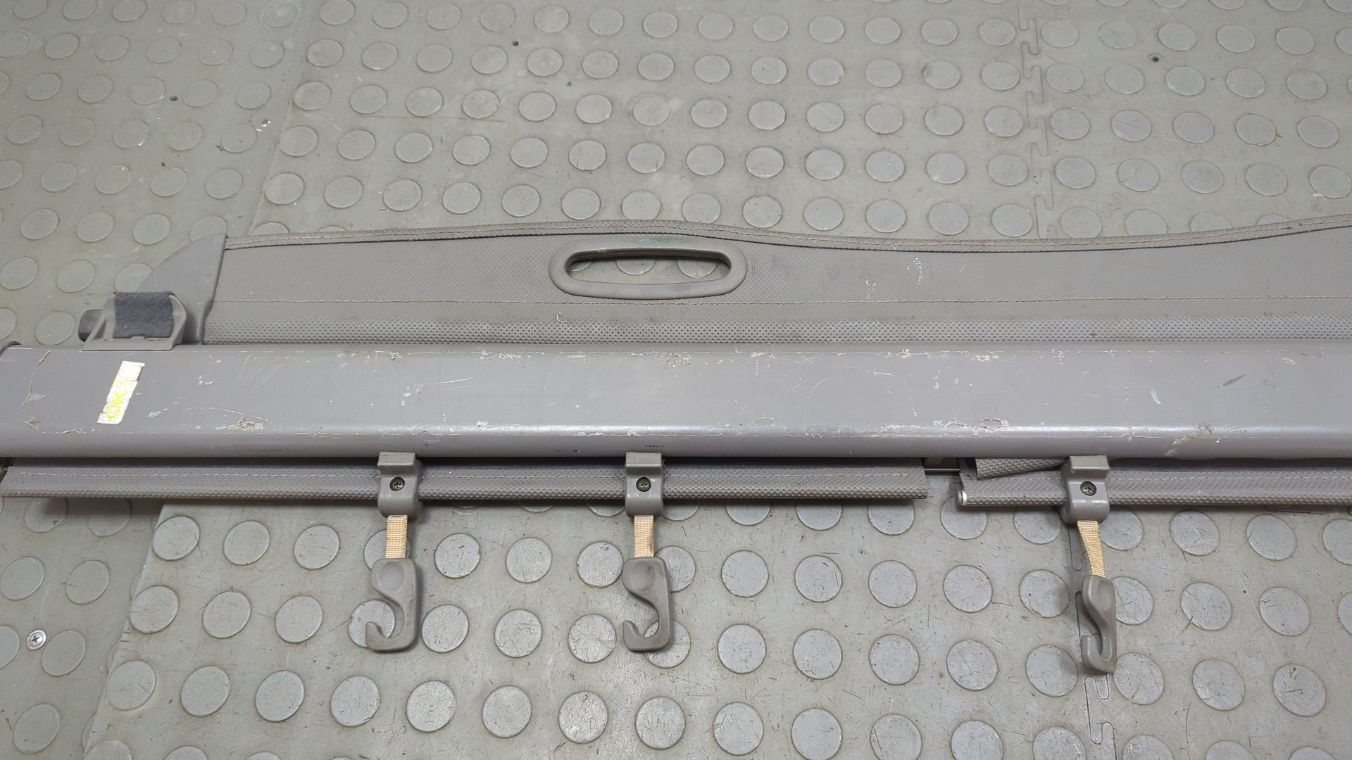 Шторка багажника