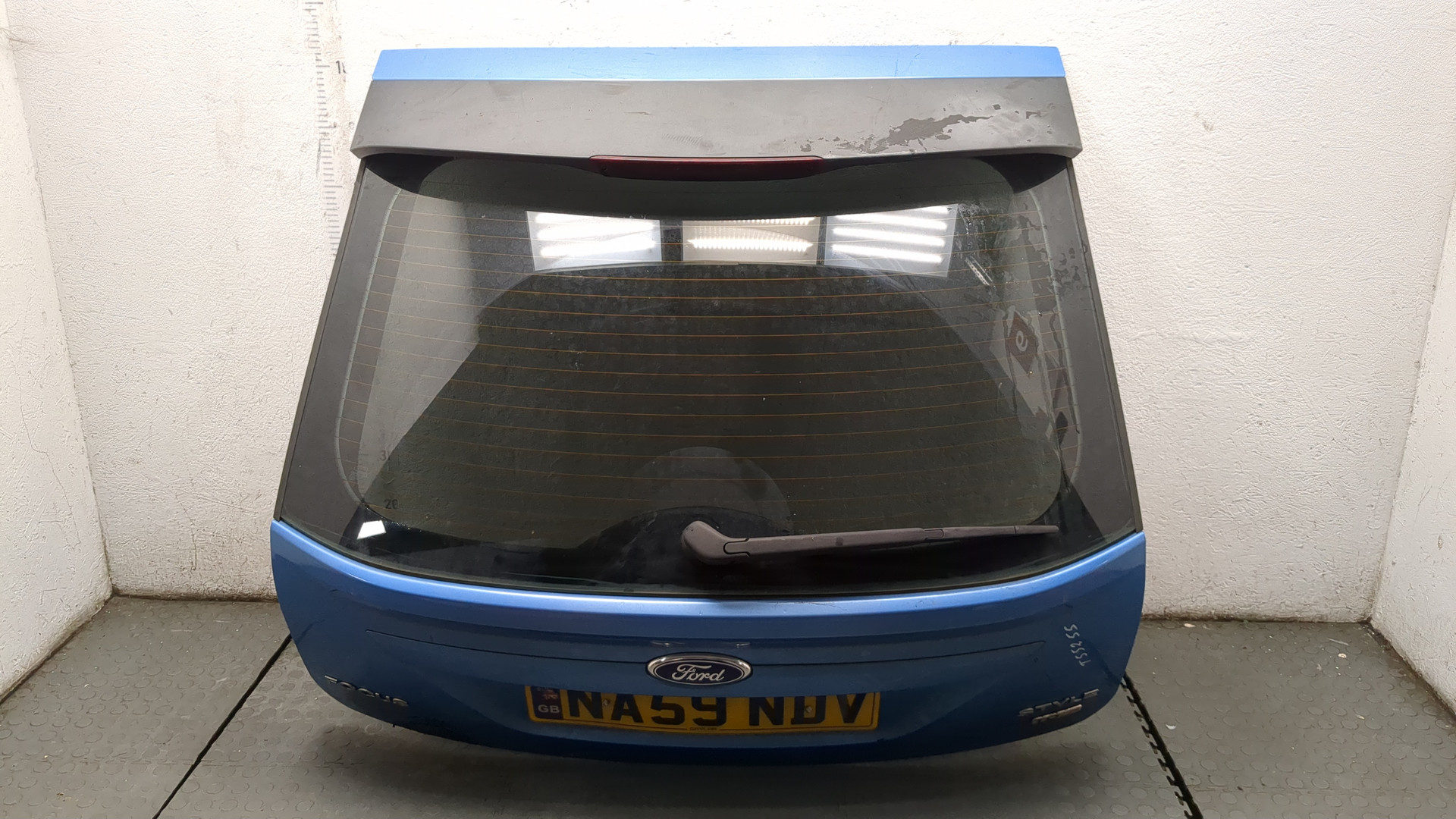 Дверь багажника