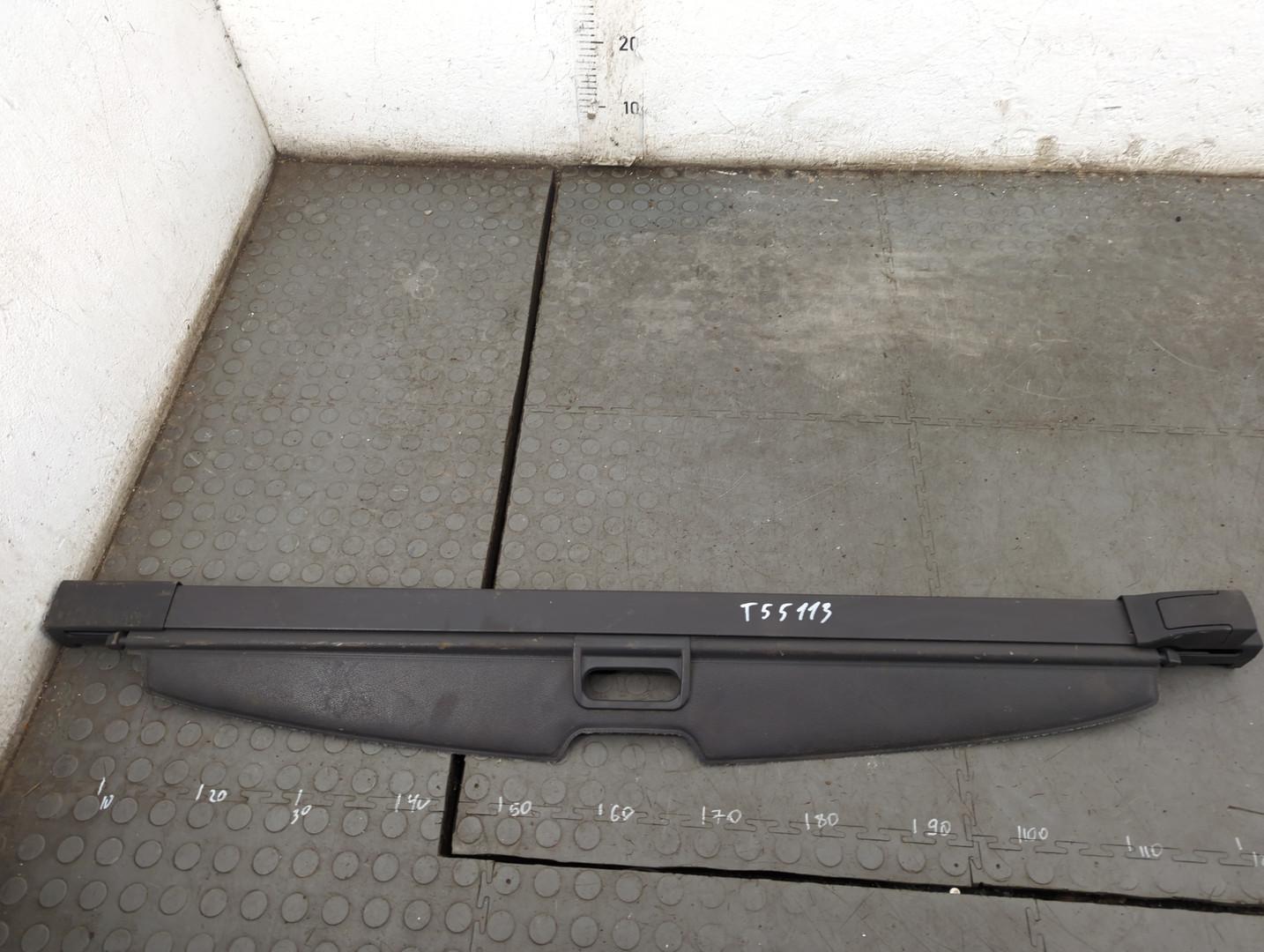 Шторка багажника