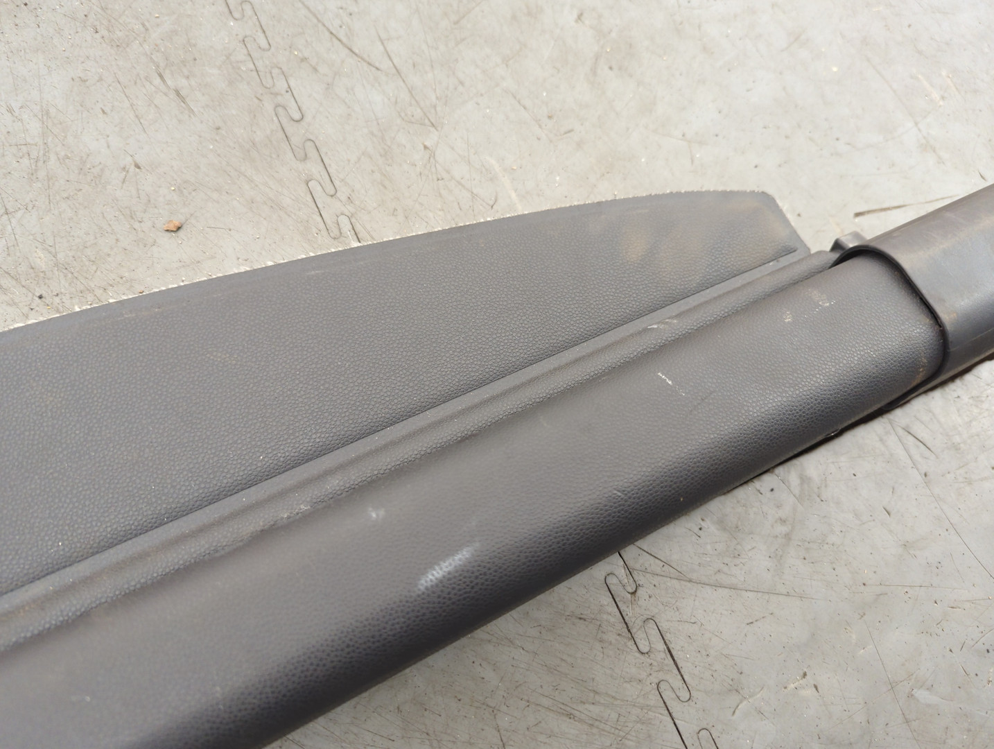 Шторка багажника