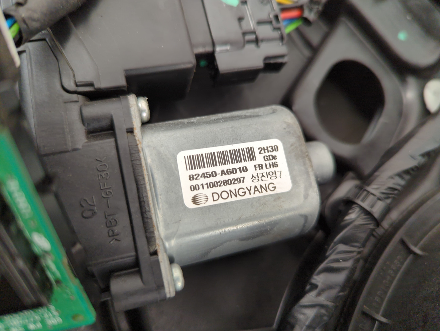 Стеклоподъемник электр. передний левый