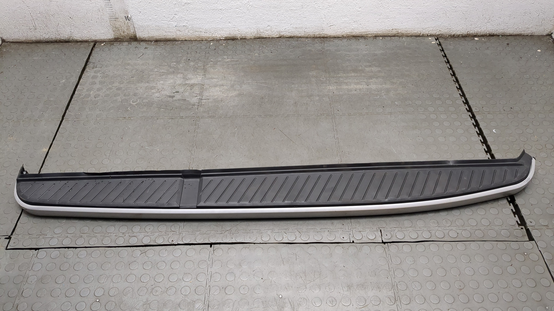 Подножка правая