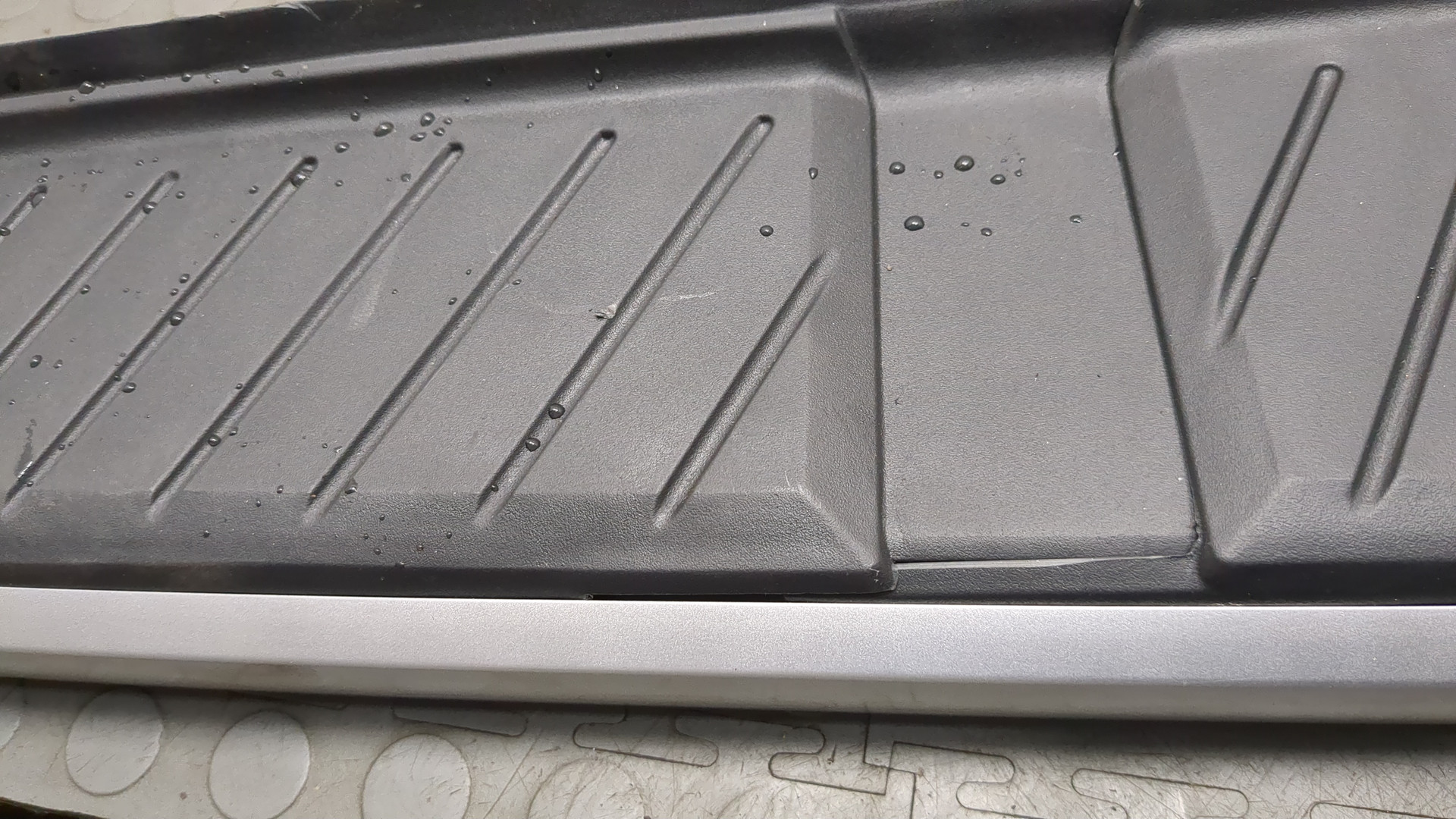 Подножка правая