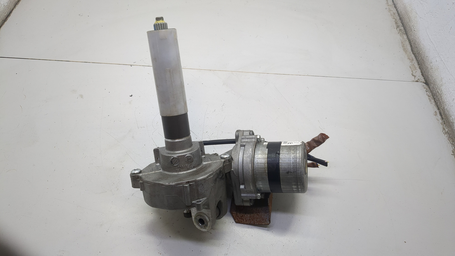 Серводвигатель рулевой рейки