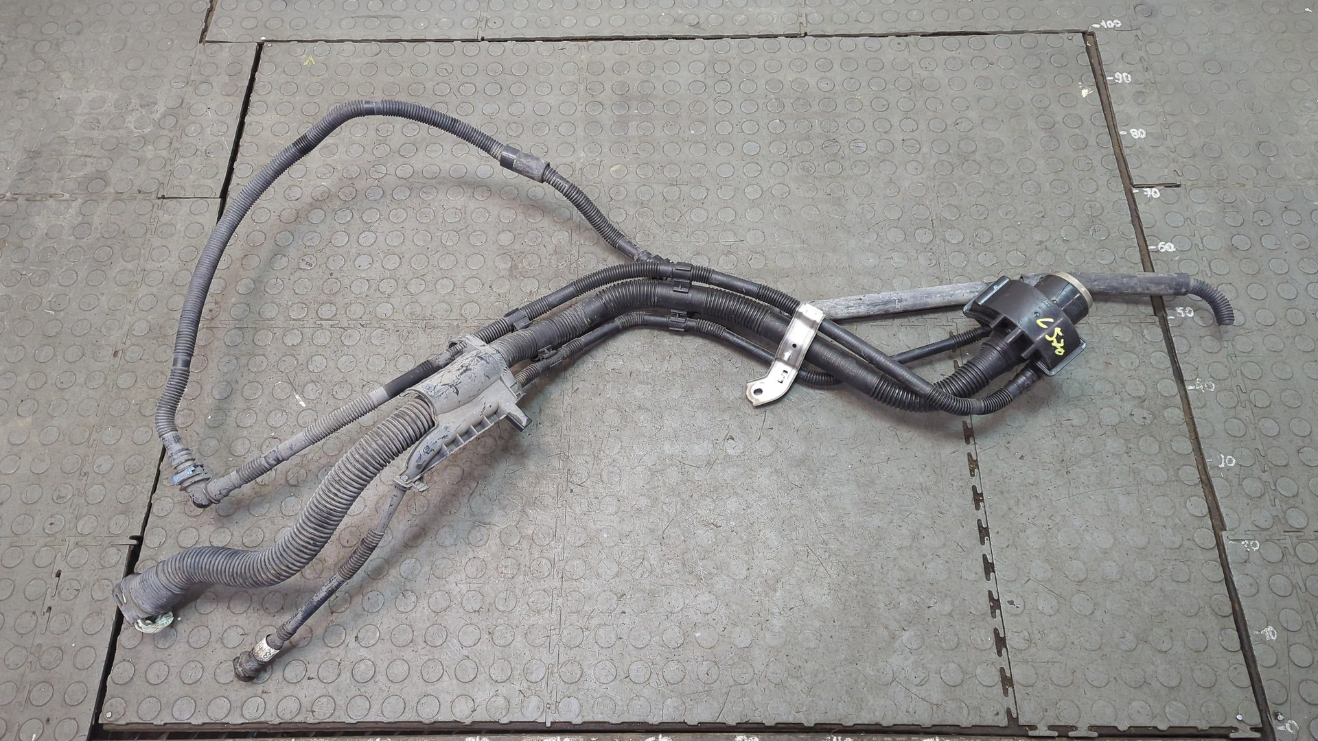 Горловина топливного бака