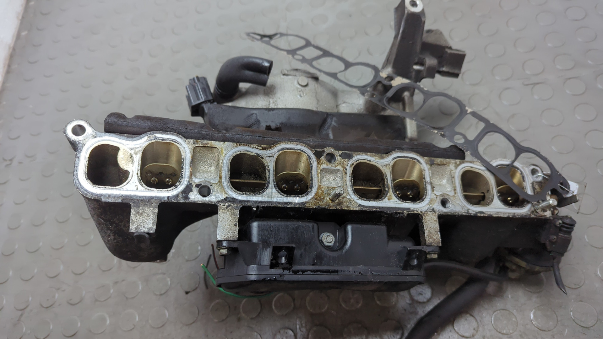 Коллектор впускной