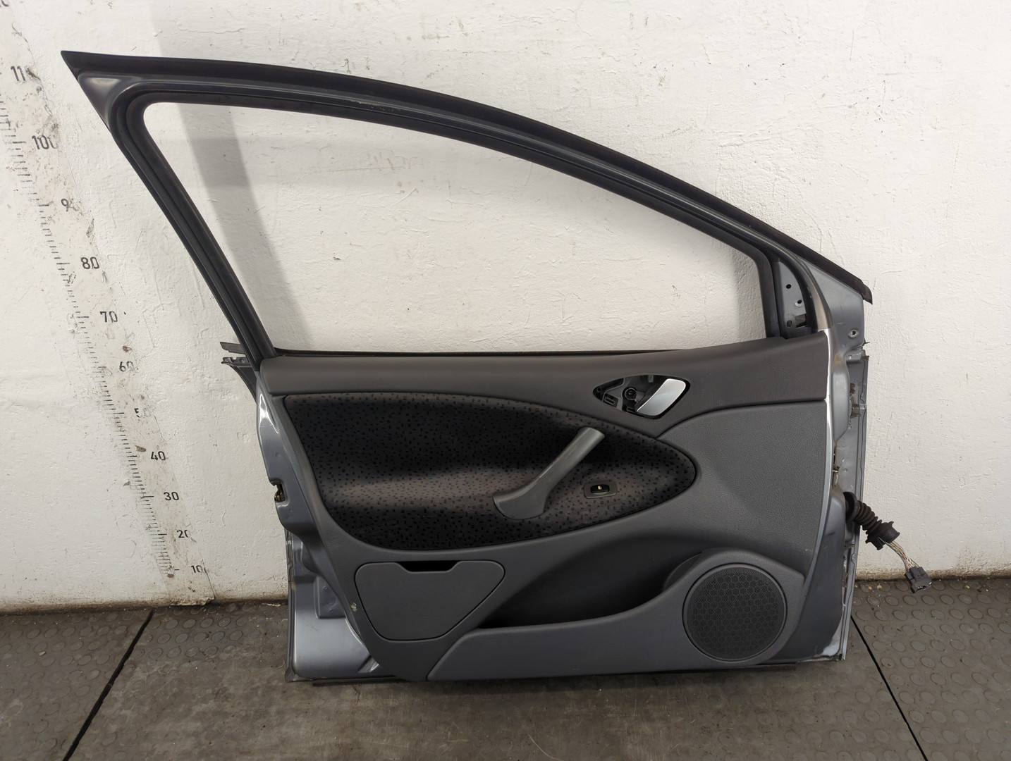 Дверь передняя левая