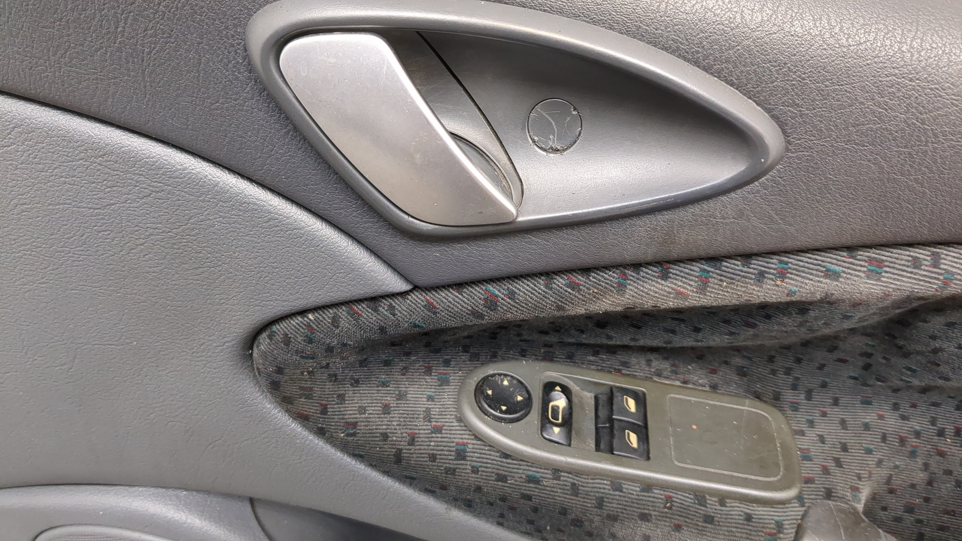 Дверь передняя правая