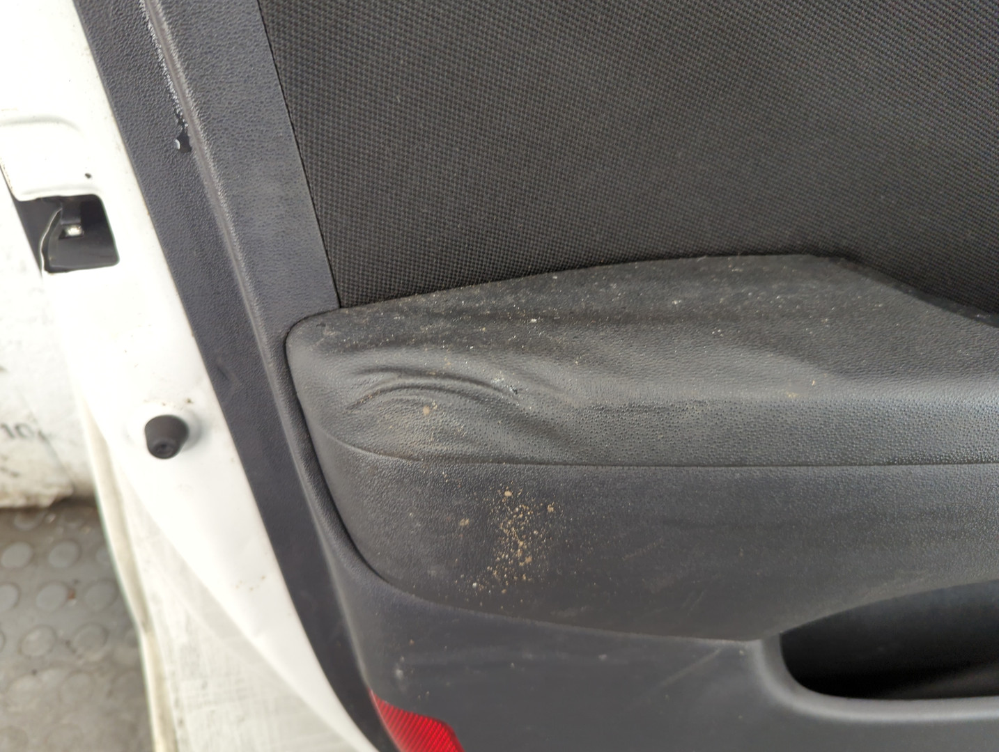 Дверь передняя левая