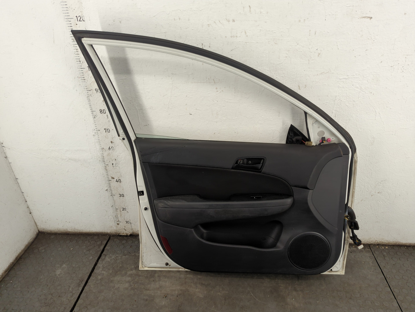 Дверь передняя левая