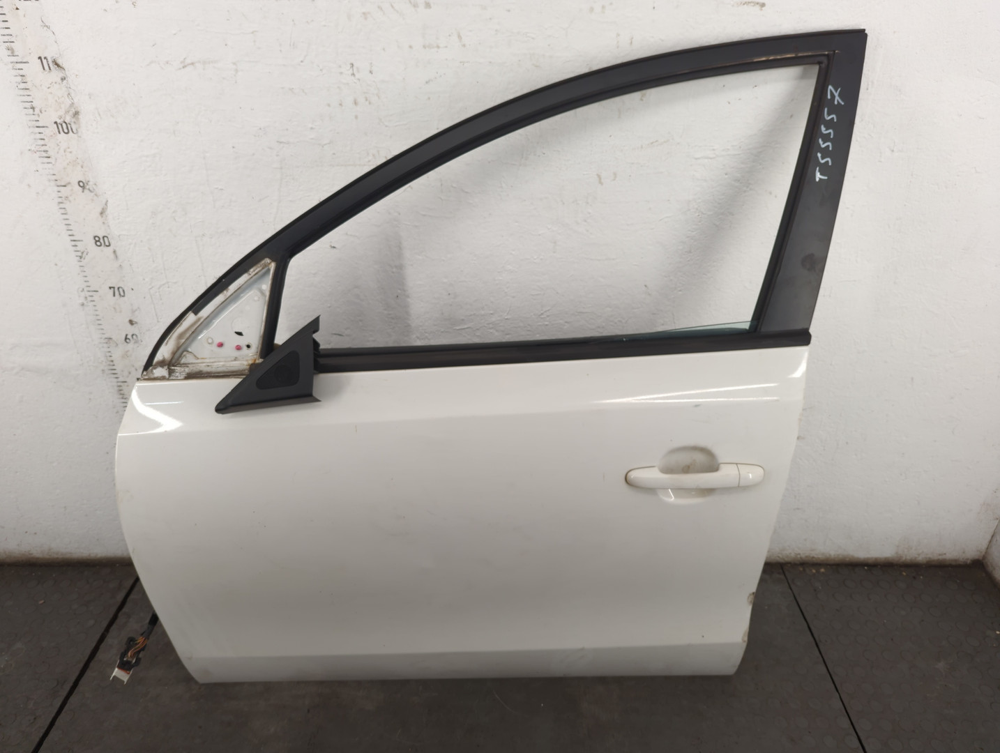 Дверь передняя левая