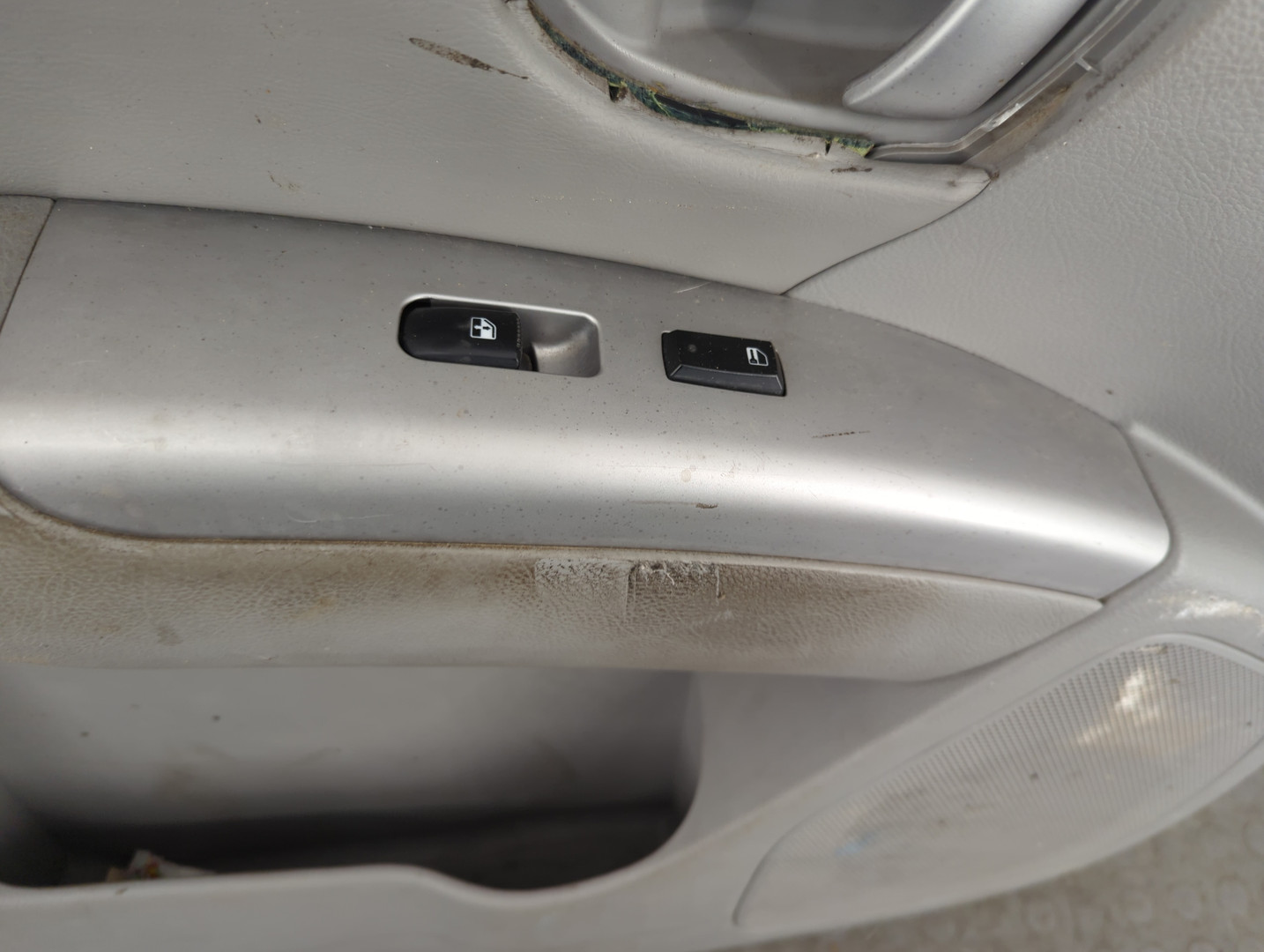 Дверь передняя левая