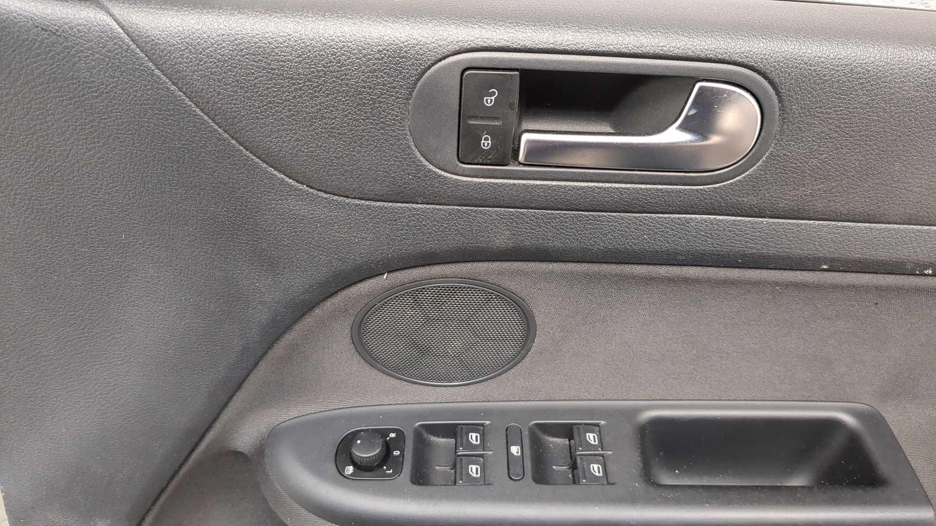 Дверь передняя правая