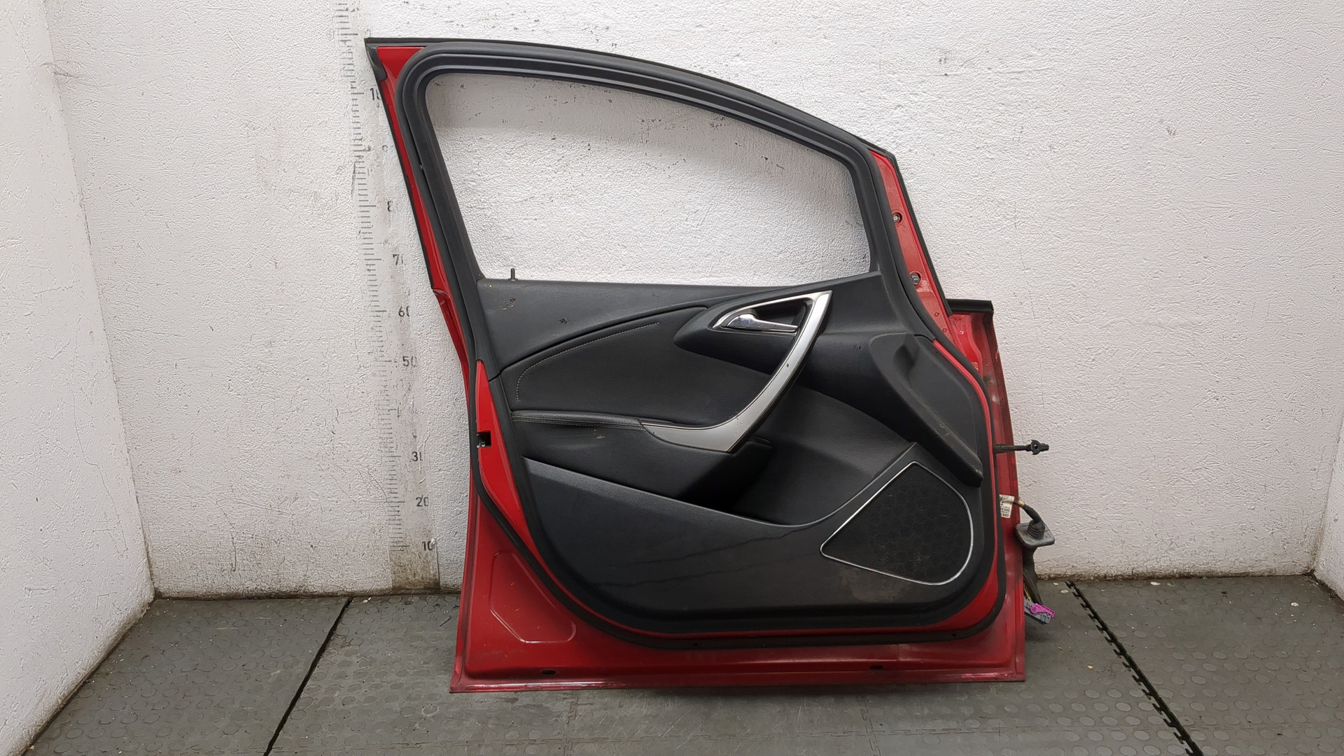 Дверь передняя левая