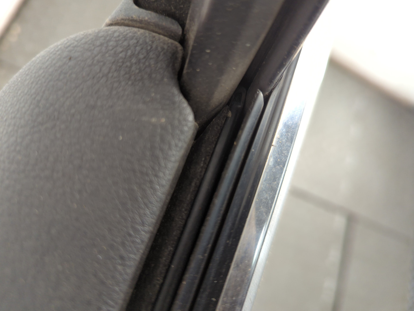 Дверь передняя левая