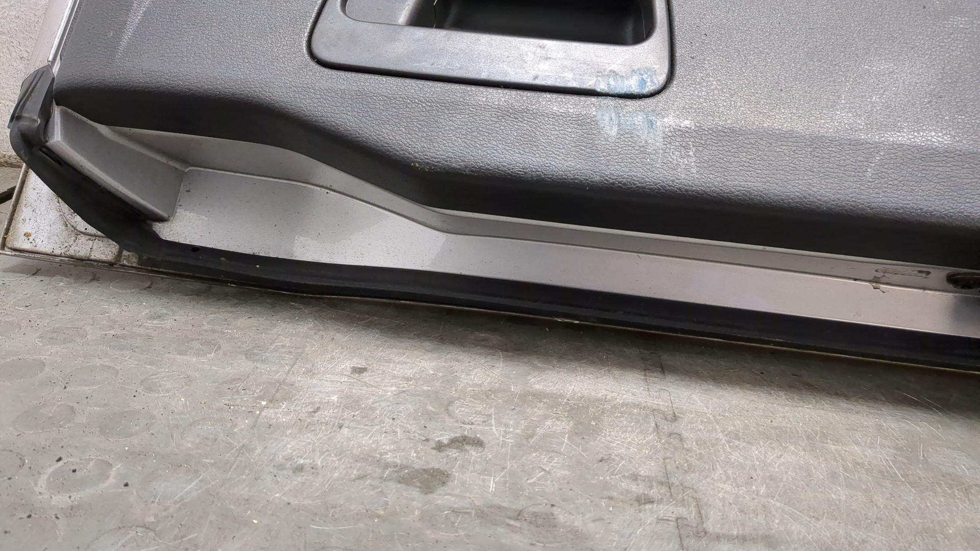 Дверь багажника