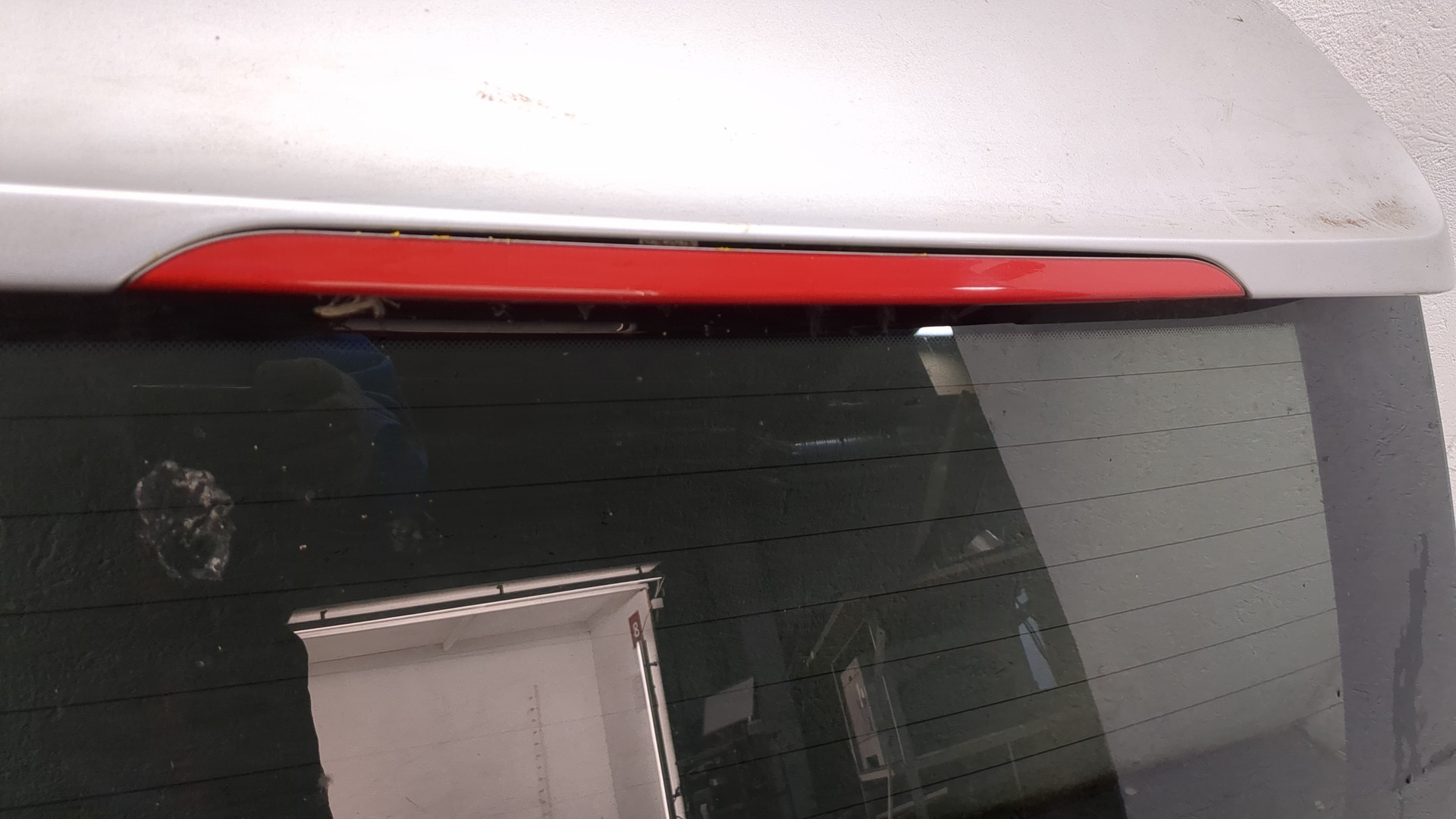 Дверь багажника