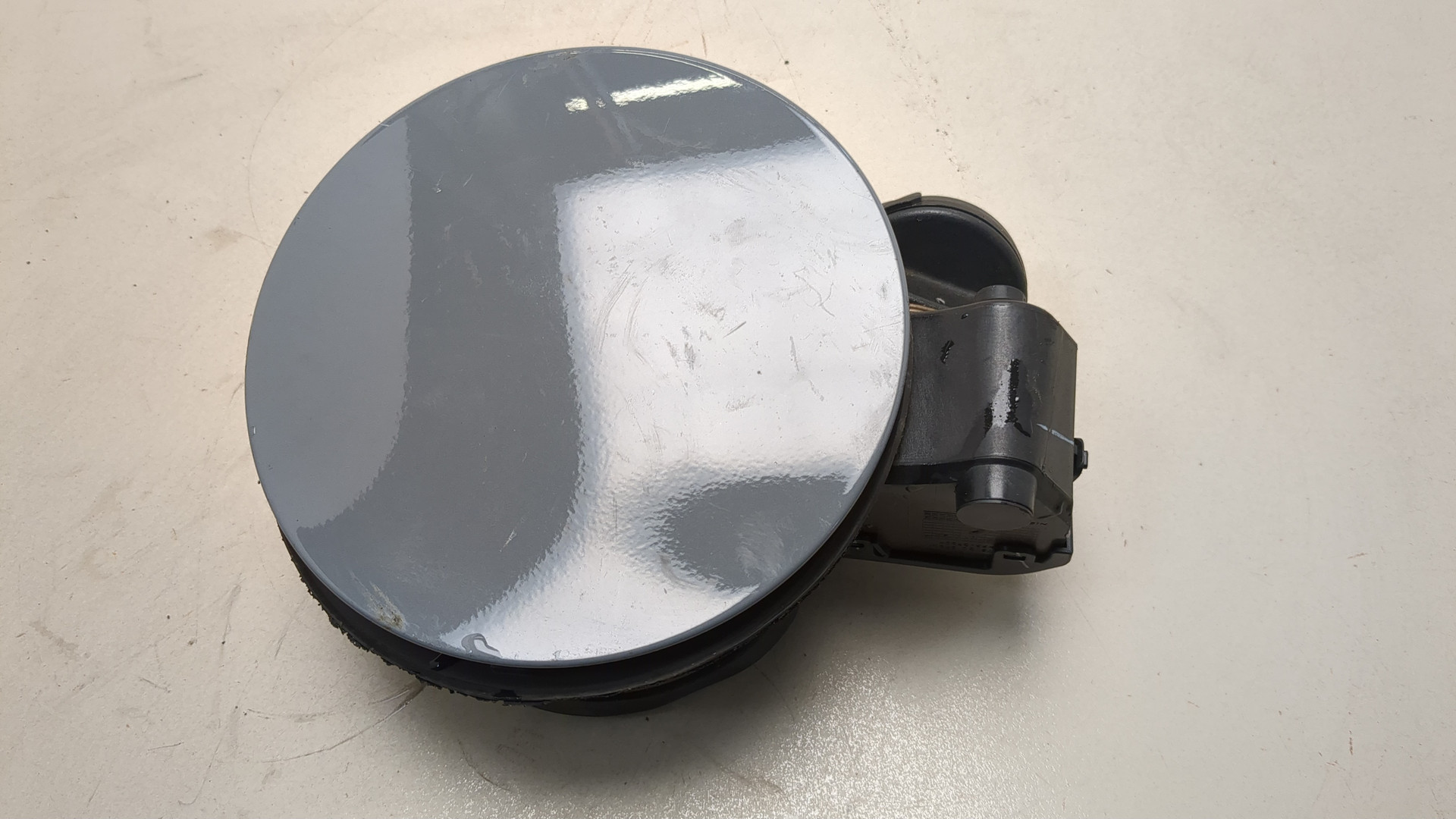 Лючок бензобака