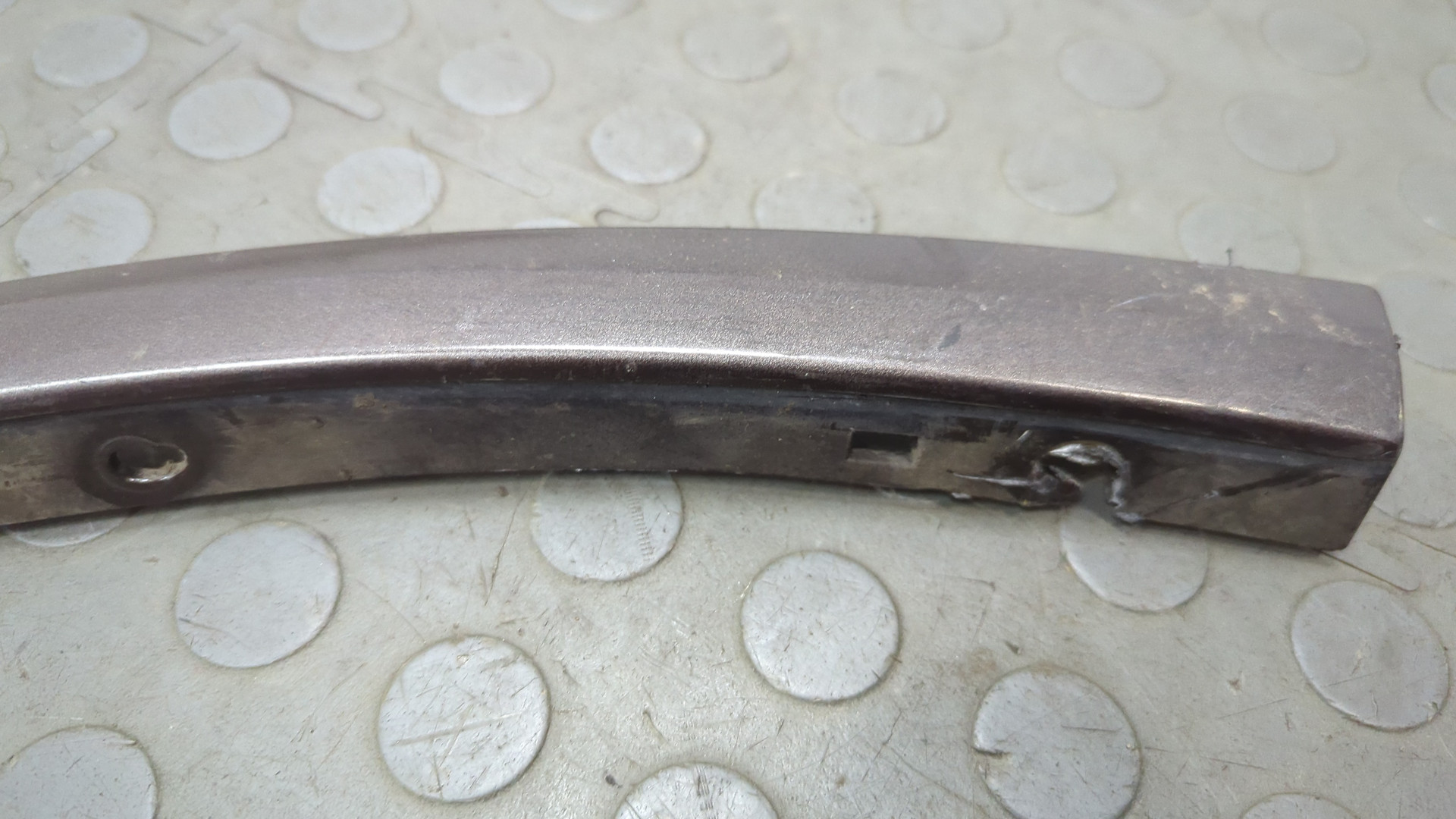 Накладка переднего крыла левого