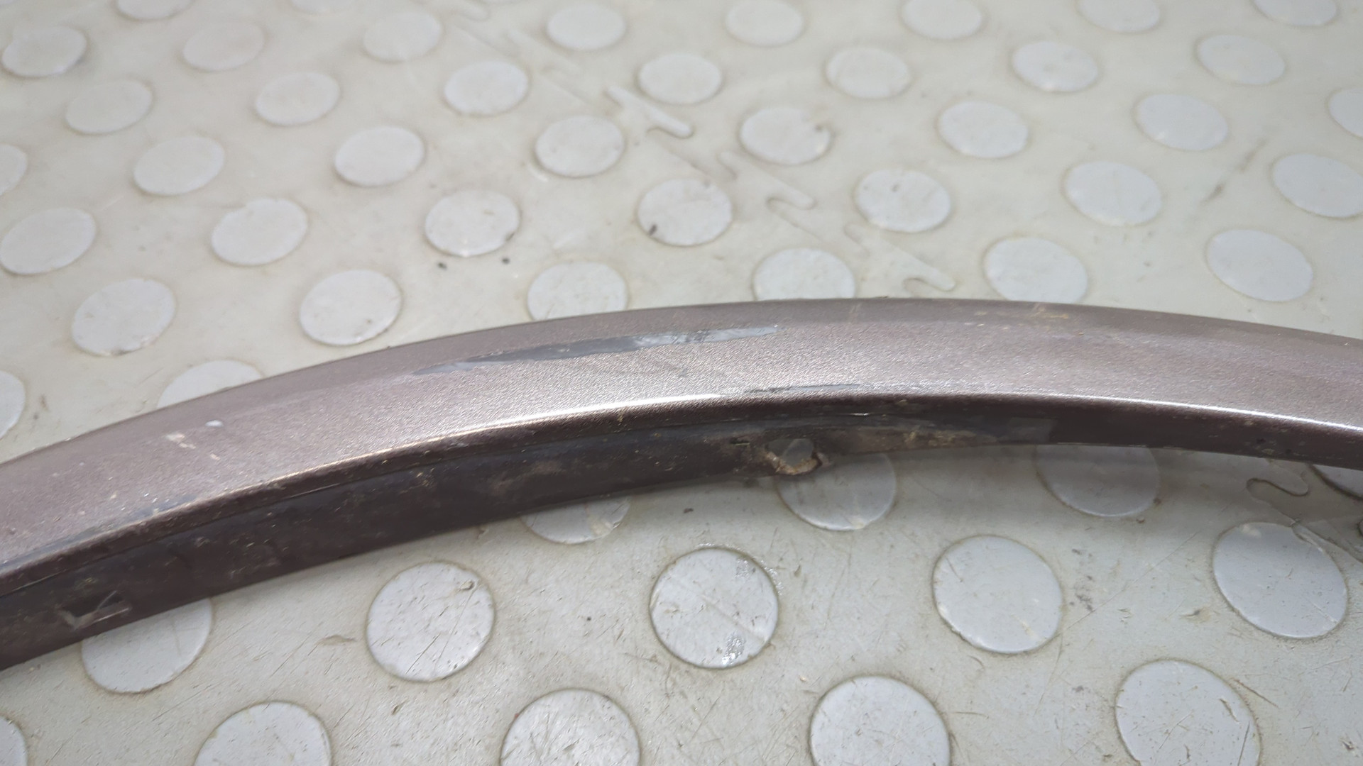 Накладка переднего крыла левого