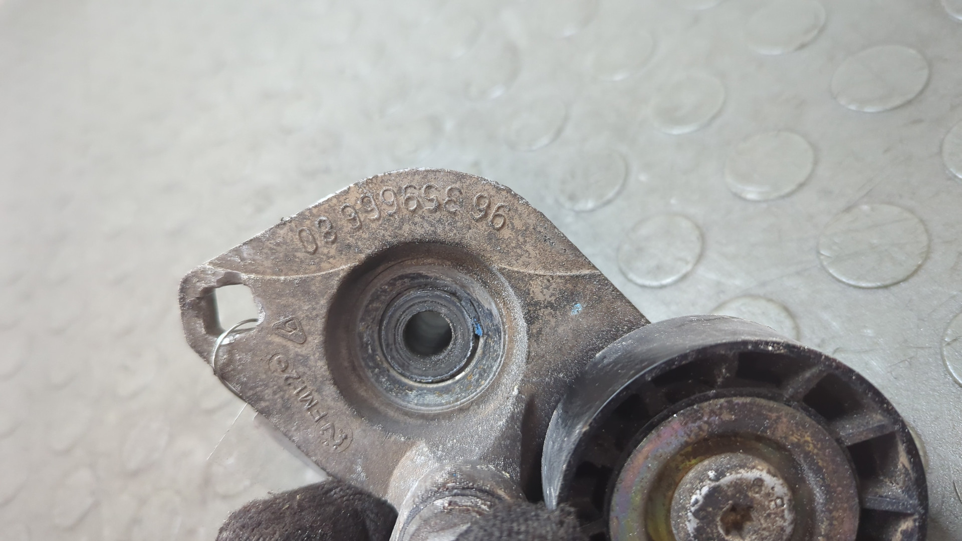 Натяжитель ремня