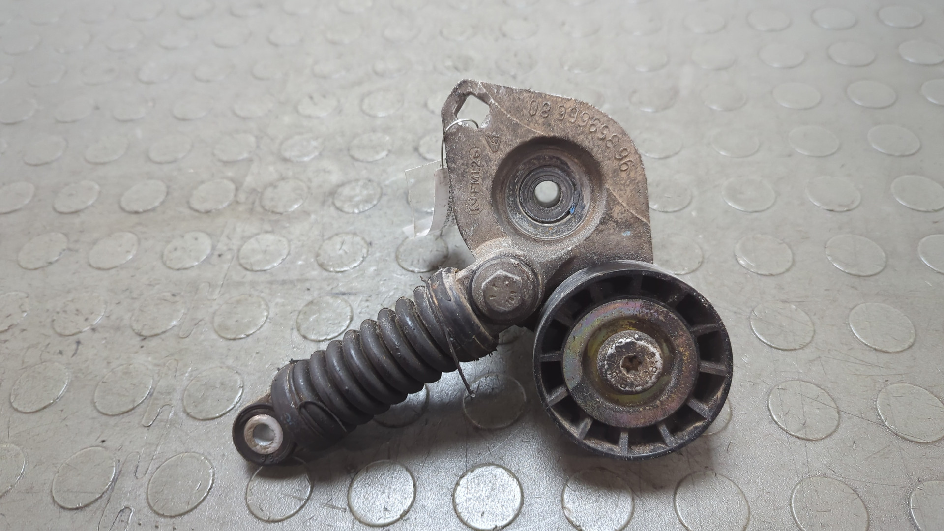 Натяжитель ремня