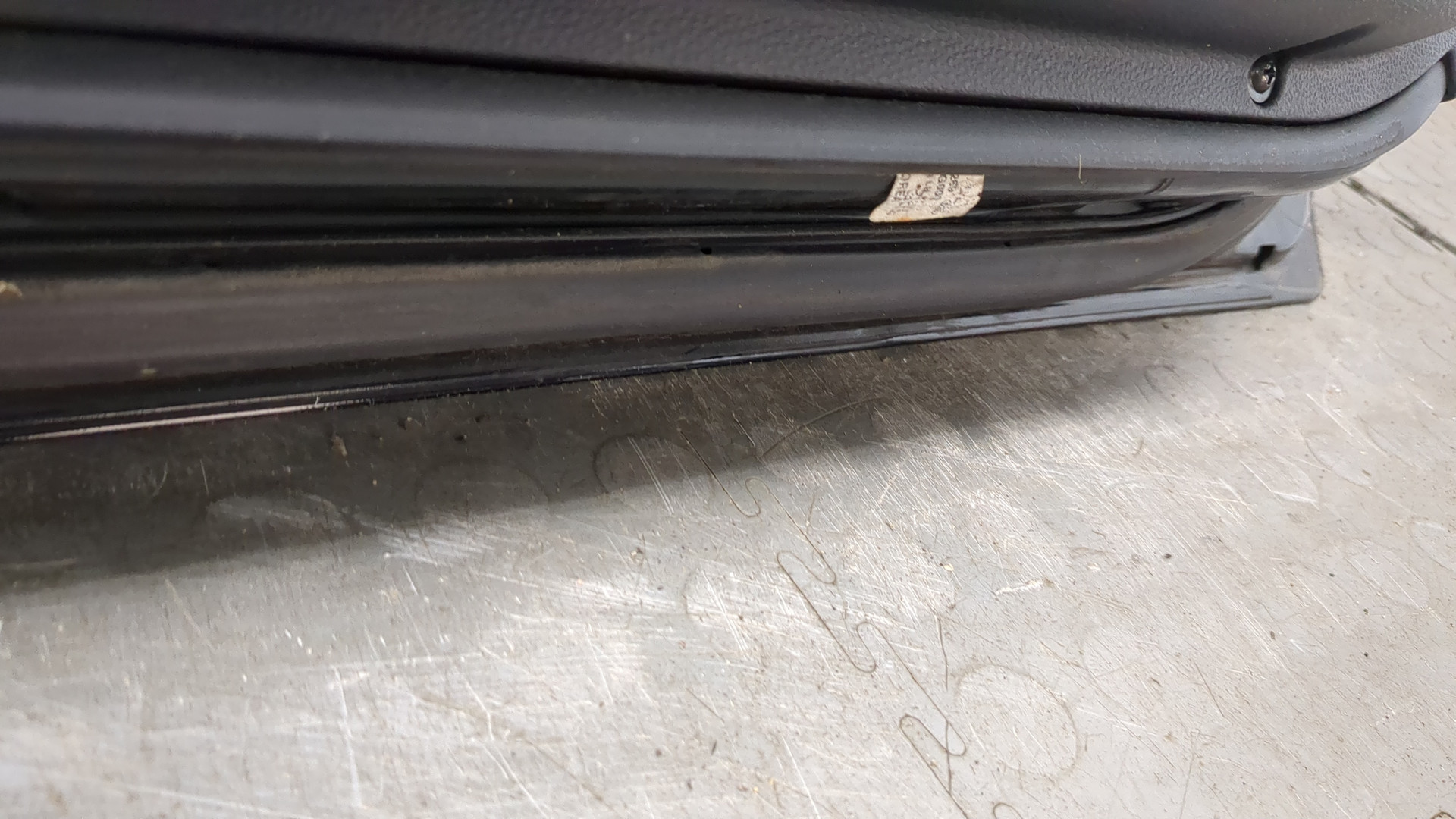 Дверь передняя левая