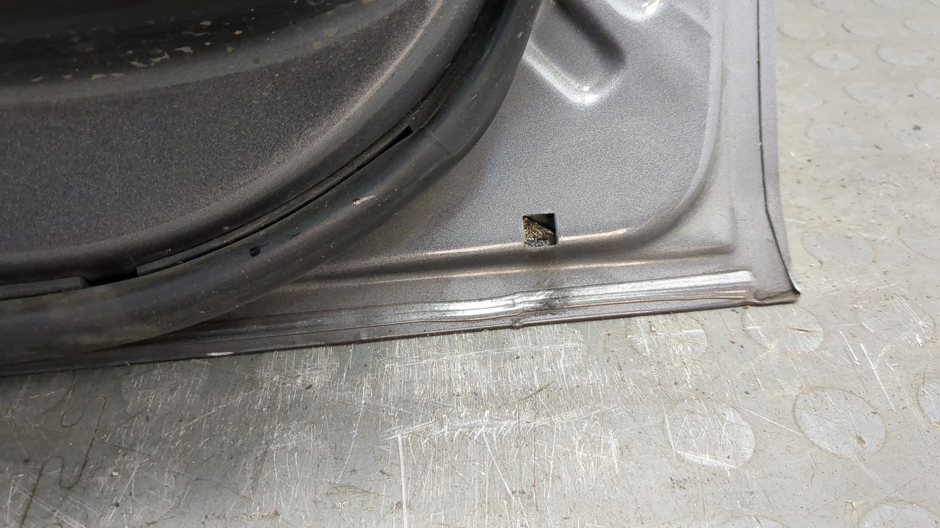 Дверь передняя левая