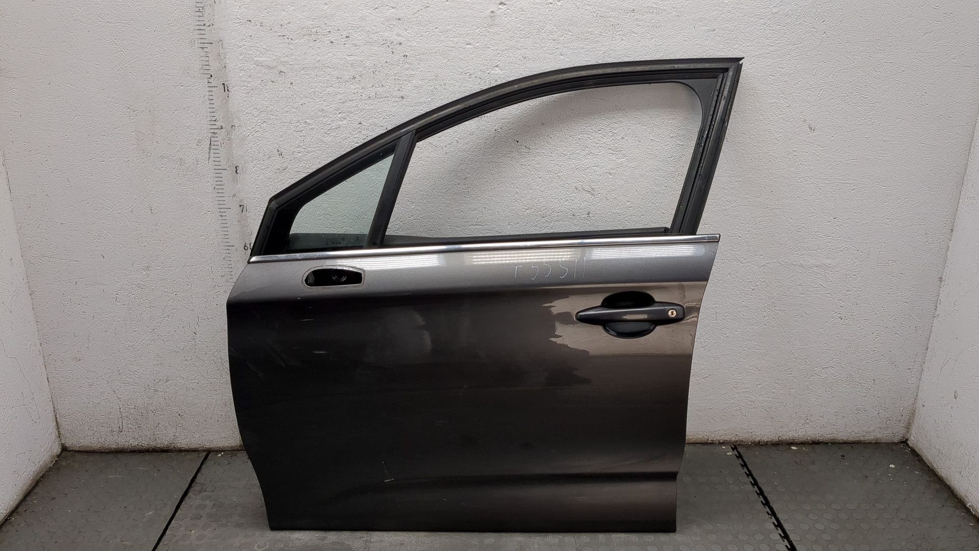 Дверь передняя левая