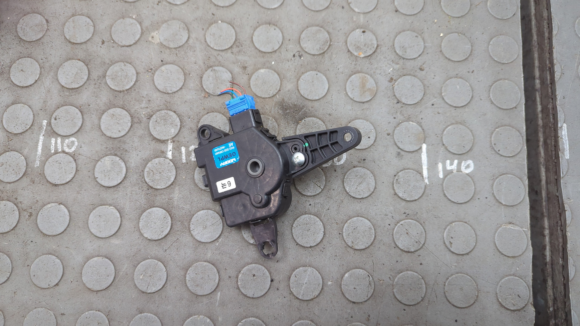 Моторчик заслонки печки