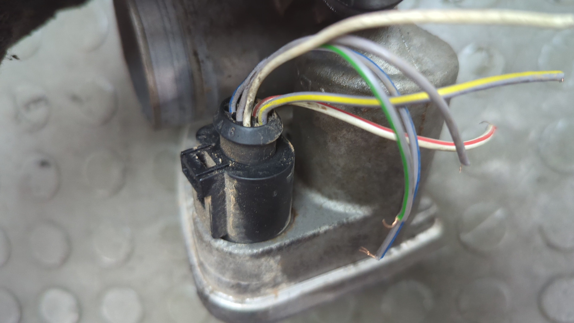 Заслонка дроссельная электрическая